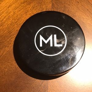 🧡NEW Roses illuminating finishing powder🧡